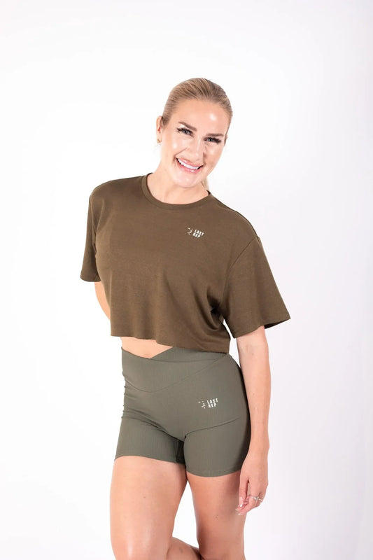 Why Investing in Quality Women’s Gym Top is Essential for Your Fitness Routine?