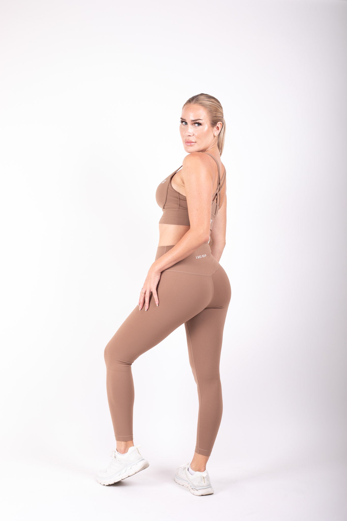 Vibe Cross back Yoga Set Nude Brown