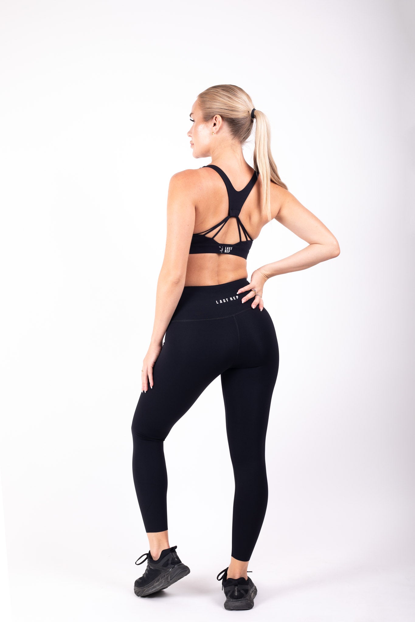 Zelus Livable Yoga Set Black