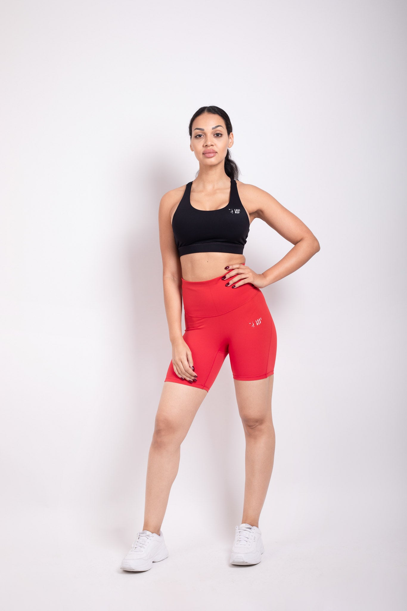 Essential Women Shorts Red