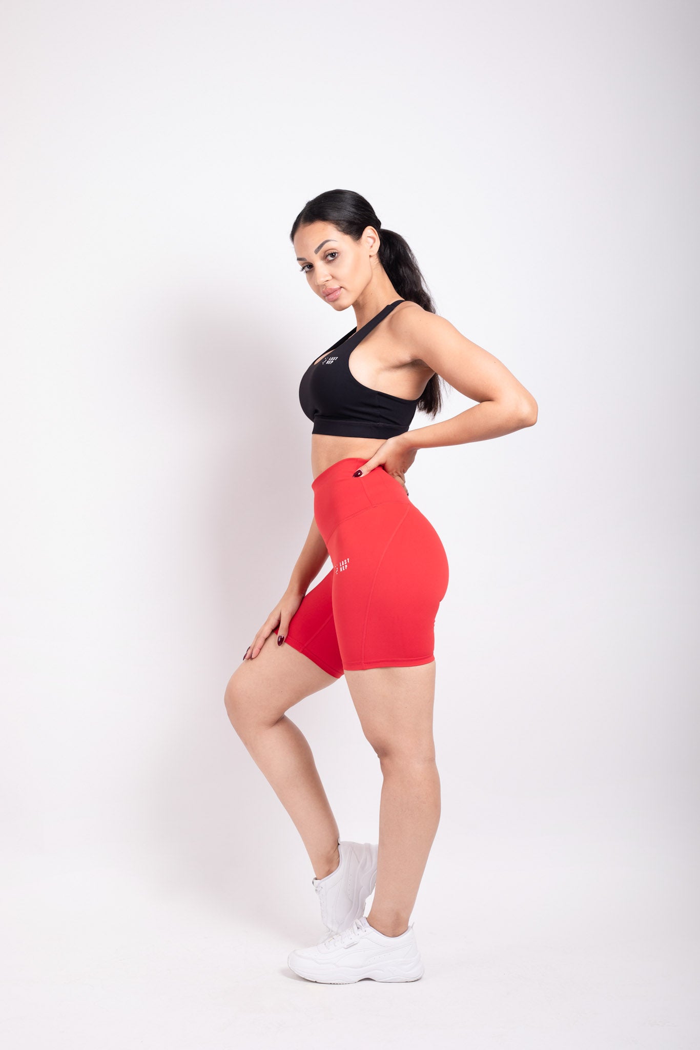 Essential Women Shorts Red